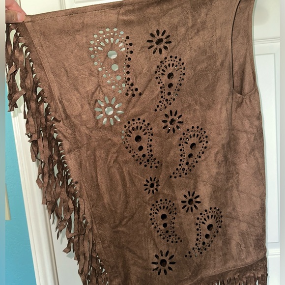 Brown Fringe Vest - Picture 3 of 3